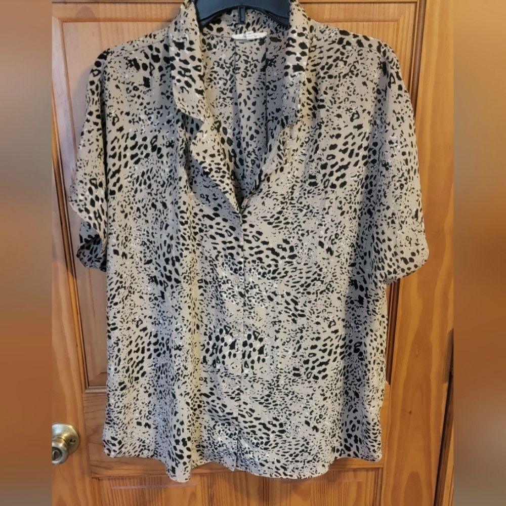 Maurices EUC Button Front Blouse XL